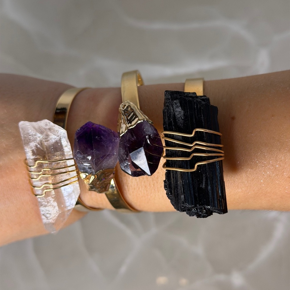 Natural Clear Quartz Bracelet 🤍 for Aries, Gemini, Leo, Libra, and Sagittarius.